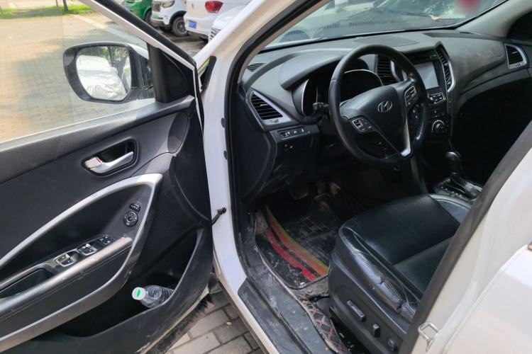 Used Hyundai Santa Fe 2015 2.0T Automatic Two-Wheel Drive Smart Version 5 Seats Driver Seat