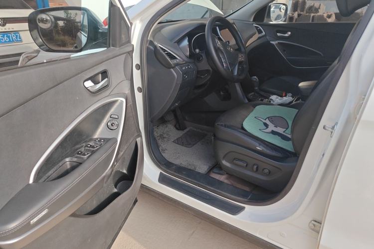 Used Hyundai Santa Fe 2015 2.0T Automatic Two-Wheel Drive Smart Version 5 Seats Driver Seat