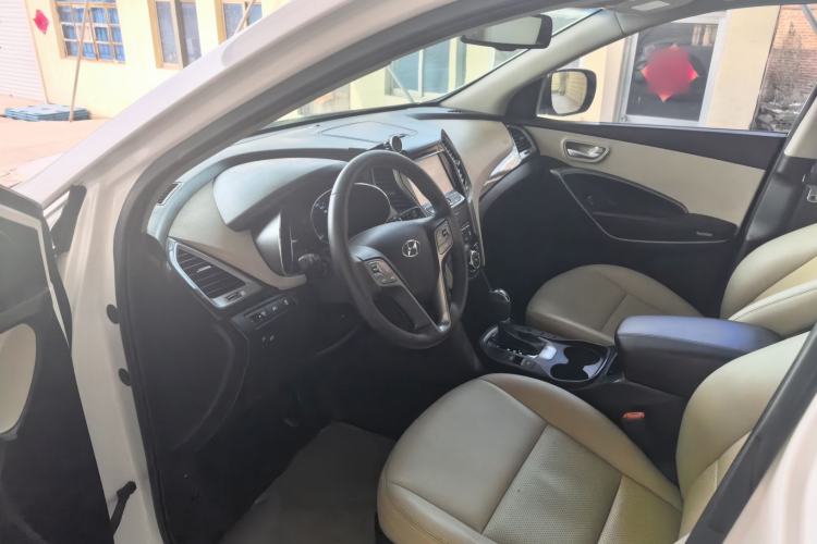 Used Hyundai Santa Fe 2015 2.4L Automatic Two-Wheel Drive Comfort Edition 5 Seats Driver Seat