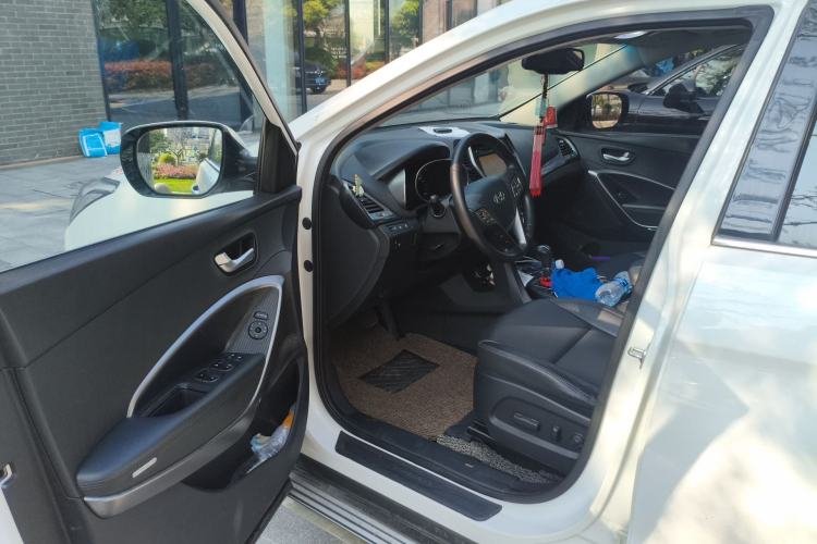 Used Hyundai Santa Fe 2015 2.0T Automatic Two-Wheel Drive Smart Version 5 Seats Driver Seat