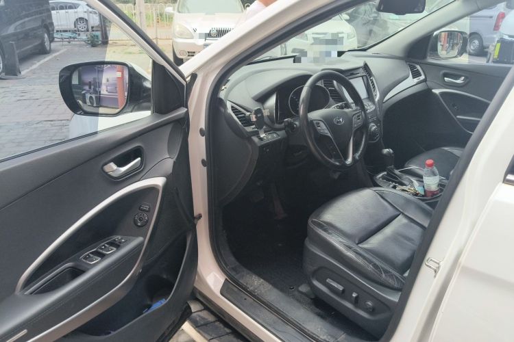 Used Hyundai Santa Fe 2015 2.4L Automatic Two-Wheel Drive Smart Version 5 Seats Driver Seat