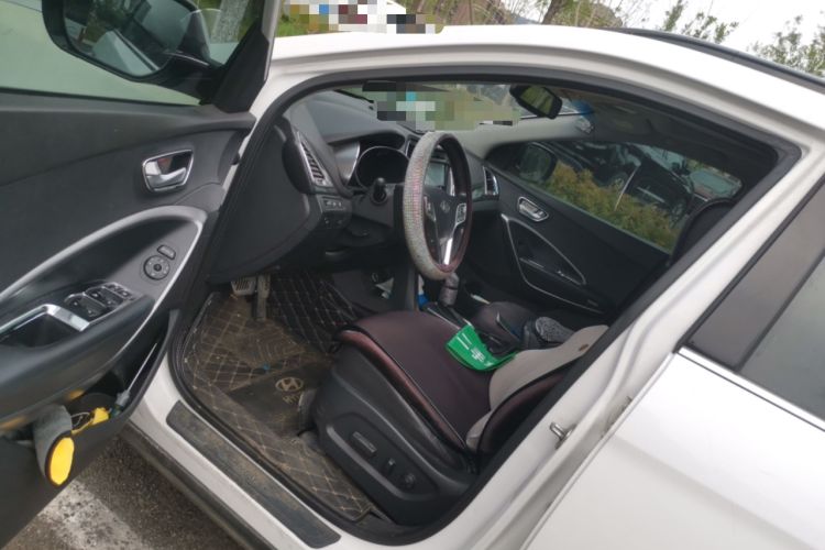 Used Hyundai Santa Fe 2015 2.0T Automatic 4x4 Smart 7-Seater Driver Seat