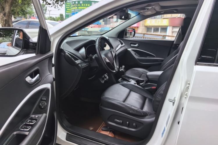Used Hyundai Santa Fe 2015 2.0T Automatic Two-Wheel Drive Smart Version 5 Seats Driver Seat