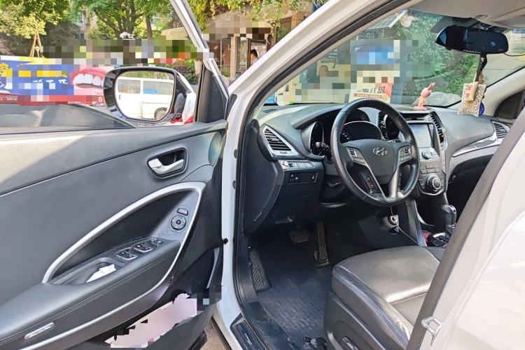 Used Hyundai Santa Fe 2015 2.0T Automatic 4x4 Smart 7-Seater Driver Seat