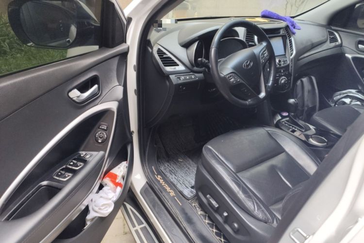 Used Hyundai Santa Fe 2015 2.0T Automatic Two-Wheel Drive Smart Version 5 Seats Driver Seat