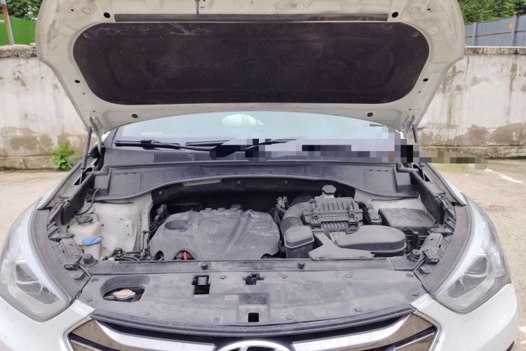 Used Hyundai Santa Fe 2015 2.4L Automatic Two-Wheel Drive Smart Version 5 Seats Engine Bay