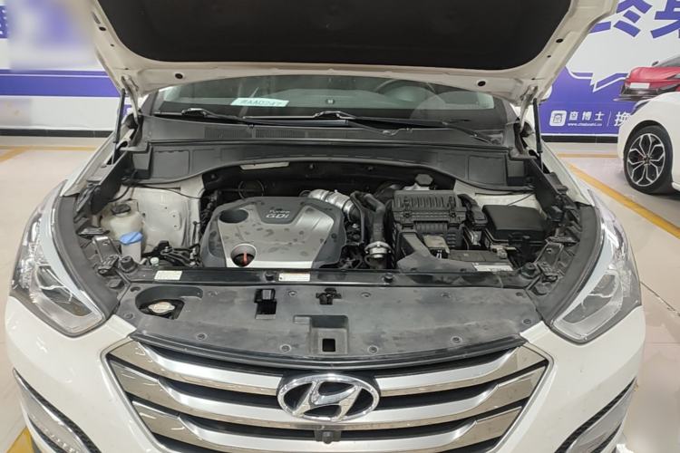 Used Hyundai Santa Fe 2015 2.0T Automatic All-Wheel Drive Smart Version 5 Seats Engine Bay