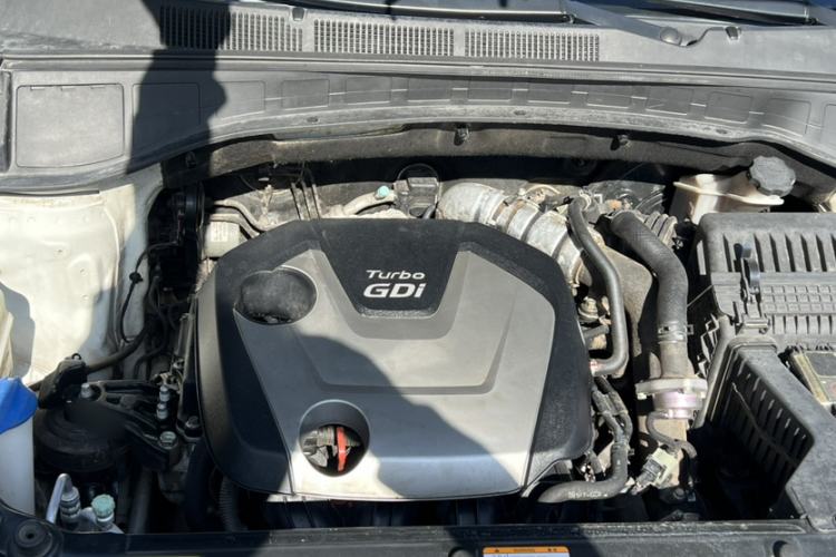 Used Hyundai Santa Fe 2015 2.0T Automatic 4x4 Smart 7-Seater Engine Bay