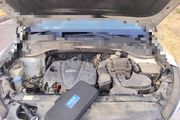 Used Hyundai Santa Fe 2015 2.4L Automatic All-Wheel Drive Smart Version 5 Seats Engine Bay