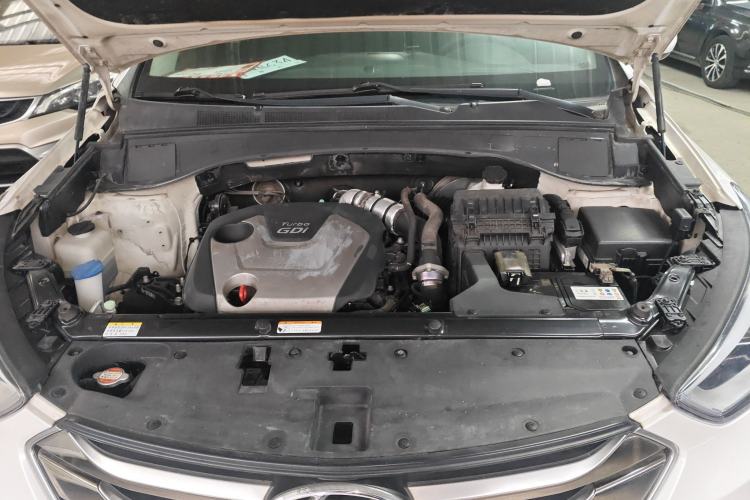Used Hyundai Santa Fe 2015 2.0T Automatic Two-Wheel Drive Comfort Version 5 Seats Engine Bay