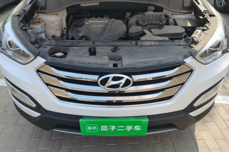 Used Hyundai Santa Fe 2015 2.4L Automatic All-Wheel Drive Smart Version 5 Seats Engine Bay