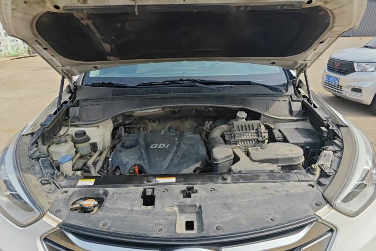 Used Hyundai Santa Fe 2015 2.4L Automatic Two-Wheel Drive Comfort Edition 5 Seats Engine Bay