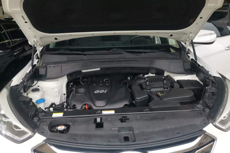 Used Hyundai Santa Fe 2015 2.4L Automatic All-Wheel Drive Smart Version 5 Seats Engine Bay