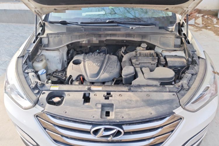 Used Hyundai Santa Fe 2015 2.4L Automatic Two-Wheel Drive Smart Version 5 Seats Engine Bay