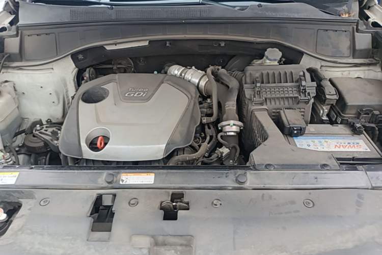 Used Hyundai Santa Fe 2015 2.0T Automatic 4x4 Smart 7-Seater Engine Bay
