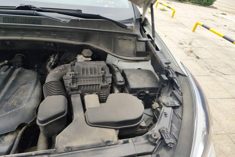 Used Hyundai Santa Fe 2015 2.4L Automatic All-Wheel Drive Smart Version 5 Seats Engine Bay Left