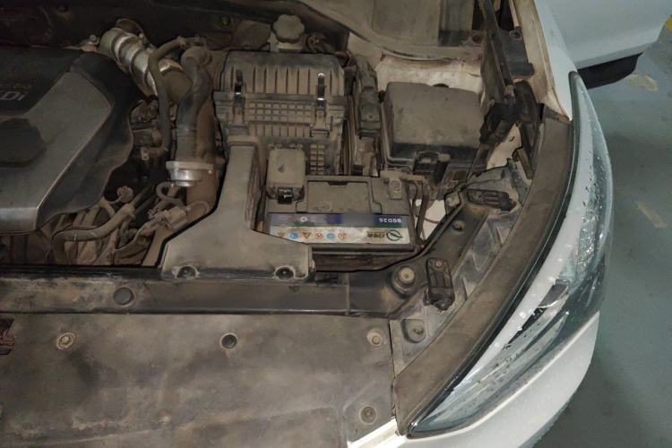 Used Hyundai Santa Fe 2015 2.0T Automatic 4x4 Smart 7-Seater Engine Bay Left