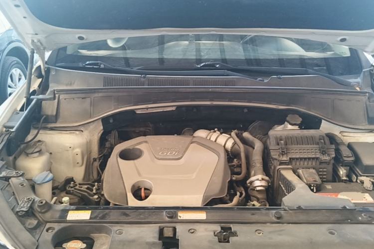 Used Hyundai Santa Fe 2015 2.0T Automatic Two-Wheel Drive Smart Version 5 Seats Engine Bay
