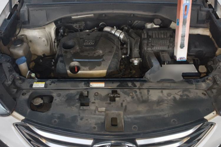 Used Hyundai Santa Fe 2015 2.0T Automatic Two-Wheel Drive Smart Version 5 Seats Engine Bay