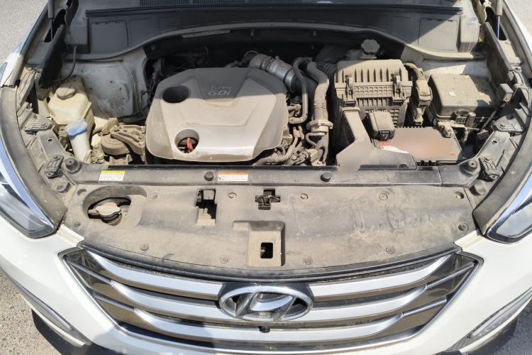 Used Hyundai Santa Fe 2015 2.0T Automatic 4x4 Smart 7-Seater Engine Bay