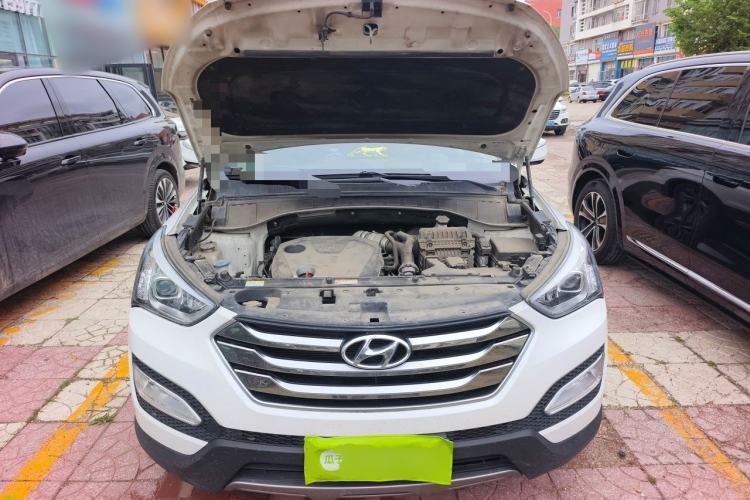 Used Hyundai Santa Fe 2015 2.0T Automatic Two-Wheel Drive Comfort Version 5 Seats Engine Bay