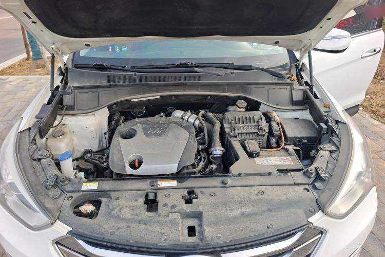 Used Hyundai Santa Fe 2015 2.0T Automatic Two-Wheel Drive Smart Version 5 Seats Engine Bay