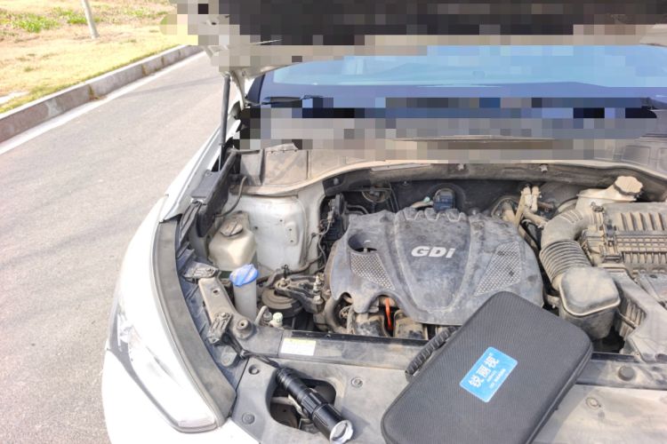 Used Hyundai Santa Fe 2015 2.4L Automatic All-Wheel Drive Smart Version 5 Seats Engine Bay Right