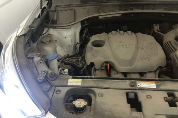 Used Hyundai Santa Fe 2015 2.4L Automatic All-Wheel Drive Smart Version 5 Seats Engine Bay Right