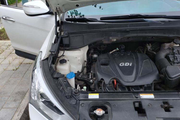 Used Hyundai Santa Fe 2015 2.4L Automatic Two-Wheel Drive Smart Version 5 Seats Engine Bay Right