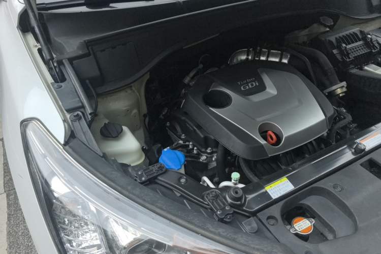 Used Hyundai Santa Fe 2015 2.0T Automatic All-Wheel Drive Smart Version 5 Seats Engine Bay Right