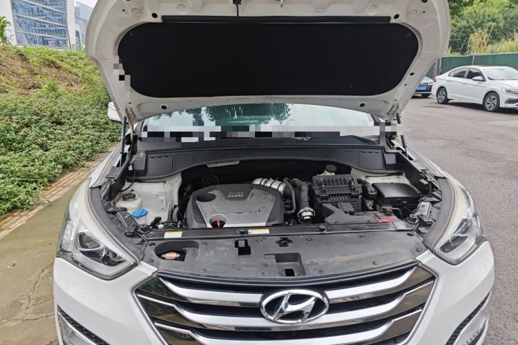Used Hyundai Santa Fe 2015 2.0T Automatic Two-Wheel Drive Smart Version 5 Seats Engine Bay