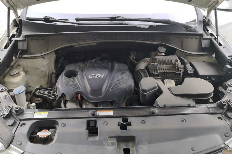 Used Hyundai Santa Fe 2015 2.4L Automatic Two-Wheel Drive Smart Version 5 Seats Engine Bay