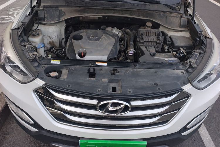 Used Hyundai Santa Fe 2015 2.0T Automatic 4x4 Smart 7-Seater Engine Bay