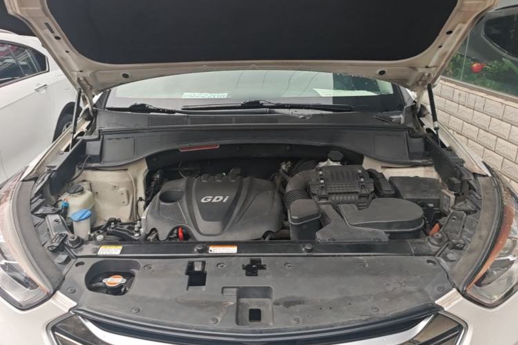 Used Hyundai Santa Fe 2015 2.4L Automatic Two-Wheel Drive Smart Version 5 Seats Engine Bay