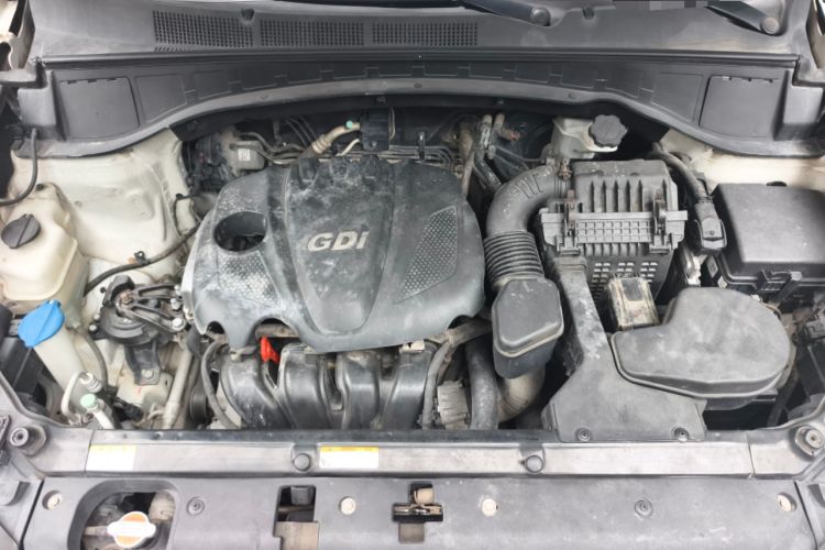 Used Hyundai Santa Fe 2015 2.4L Automatic Two-Wheel Drive Smart Version 5 Seats Engine Bay