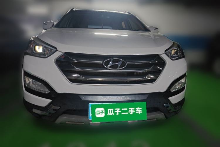Used Hyundai Santa Fe 2015 2.4L Automatic Two-Wheel Drive Smart Version 5 Seats Exterior 1