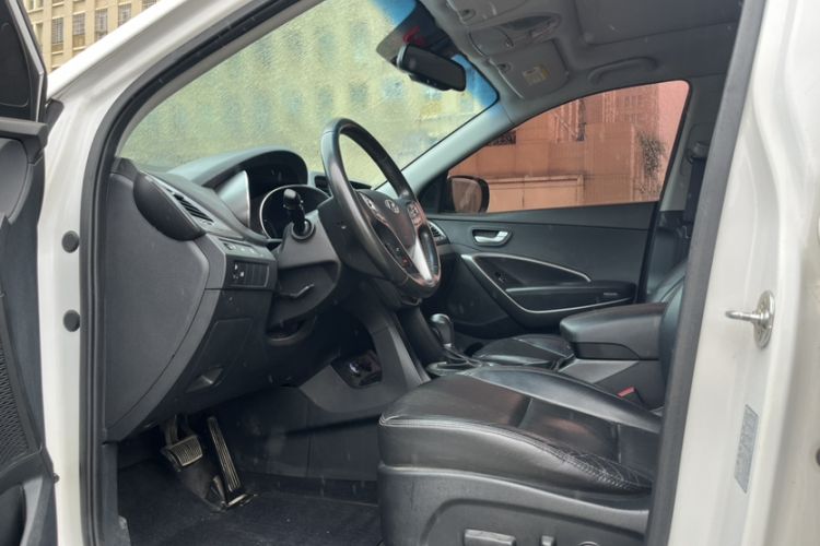 Used Hyundai Santa Fe 2015 2.0T Automatic Two-Wheel Drive Smart Version 5 Seats Exterior 10