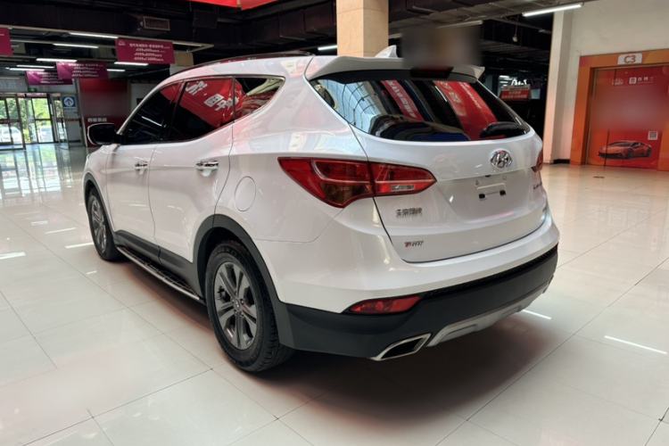 Used Hyundai Santa Fe 2015 2.0T Automatic 4x4 Smart 7-Seater Exterior 2