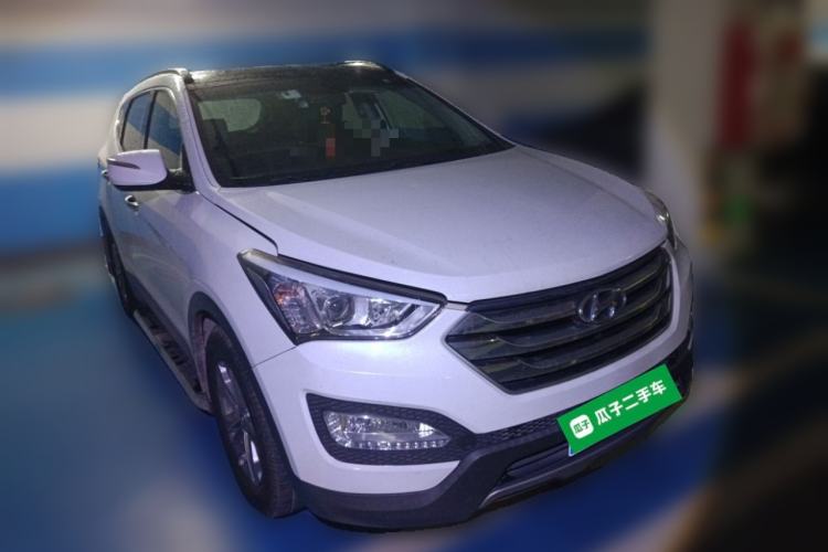 Used Hyundai Santa Fe 2015 2.0T Automatic 4x4 Smart 7-Seater Exterior 2