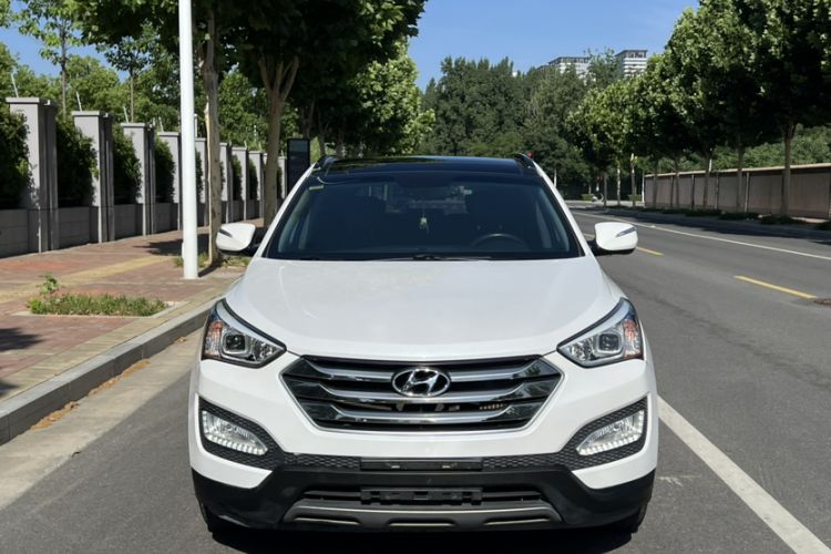 Used Hyundai Santa Fe 2015 2.0T Automatic 4x4 Smart 7-Seater Exterior 3