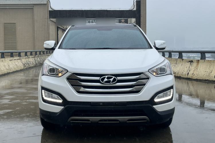 Used Hyundai Santa Fe 2015 2.0T Automatic Two-Wheel Drive Smart Version 5 Seats Exterior 3