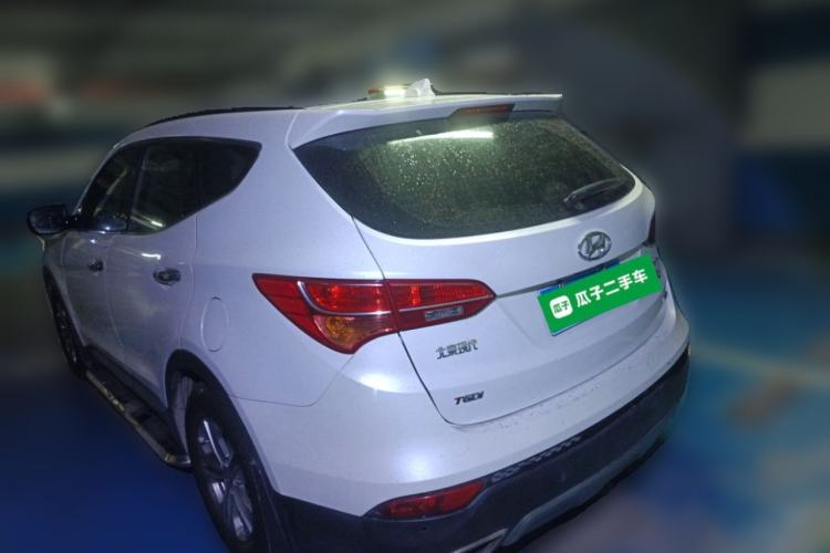 Used Hyundai Santa Fe 2015 2.0T Automatic 4x4 Smart 7-Seater Exterior 3