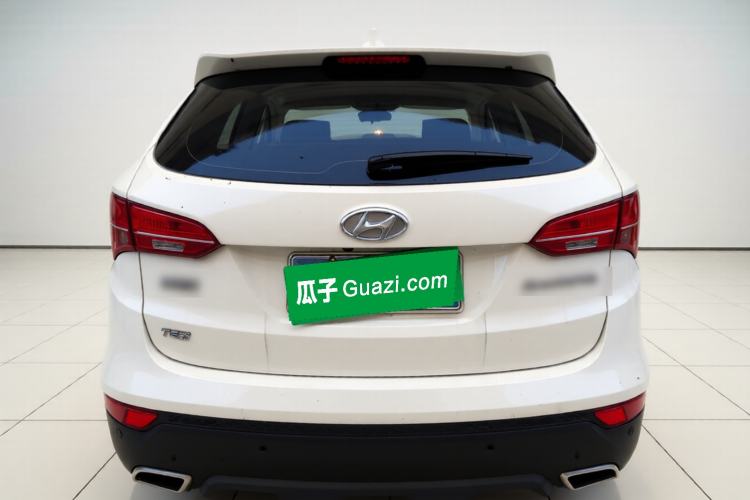 Used Hyundai Santa Fe 2015 2.0T Automatic Two-Wheel Drive Smart Version 5 Seats Exterior 4