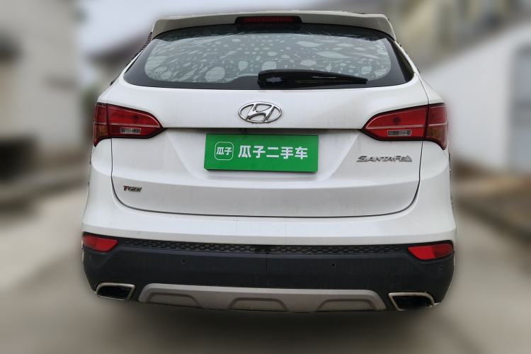 Used Hyundai Santa Fe 2015 2.0T Automatic Two-Wheel Drive Smart Version 5 Seats Exterior 4