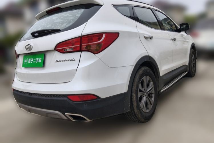 Used Hyundai Santa Fe 2015 2.0T Automatic Two-Wheel Drive Smart Version 5 Seats Exterior 5