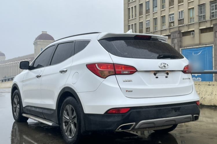 Used Hyundai Santa Fe 2015 2.0T Automatic Two-Wheel Drive Smart Version 5 Seats Exterior 6