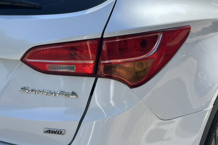Used Hyundai Santa Fe 2015 2.0T Automatic 4x4 Smart 7-Seater Exterior 7