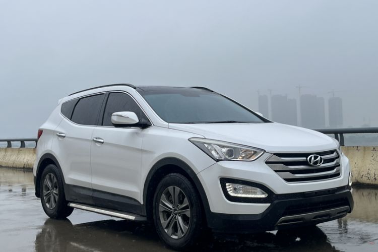 Used Hyundai Santa Fe 2015 2.0T Automatic Two-Wheel Drive Smart Version 5 Seats Exterior 7
