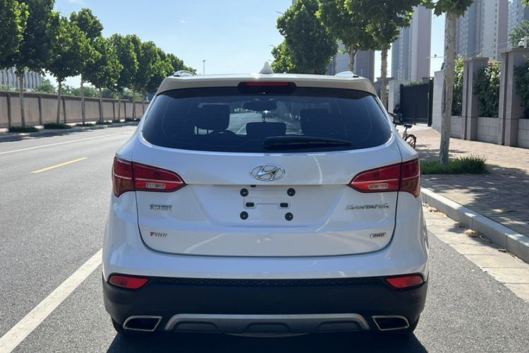 Used Hyundai Santa Fe 2015 2.0T Automatic 4x4 Smart 7-Seater Exterior 8