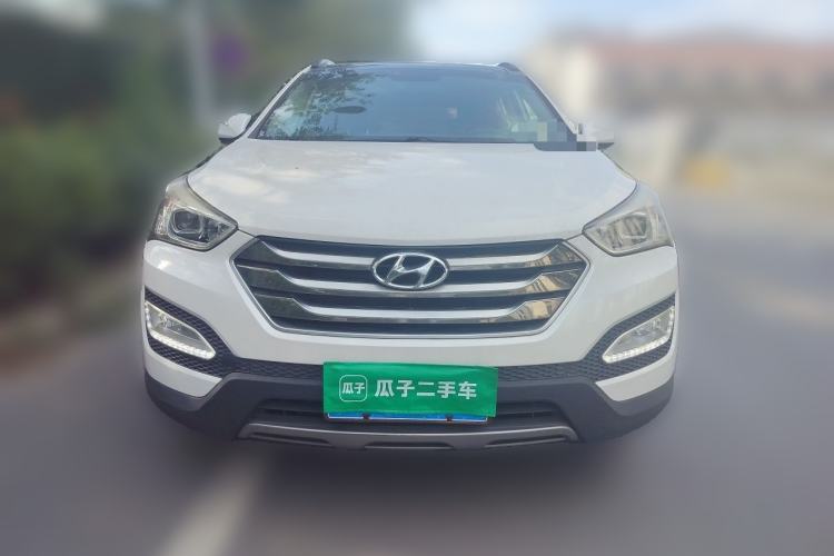 Used Hyundai Santa Fe 2015 2.4L Automatic Two-Wheel Drive Smart Version 5 Seats Front
